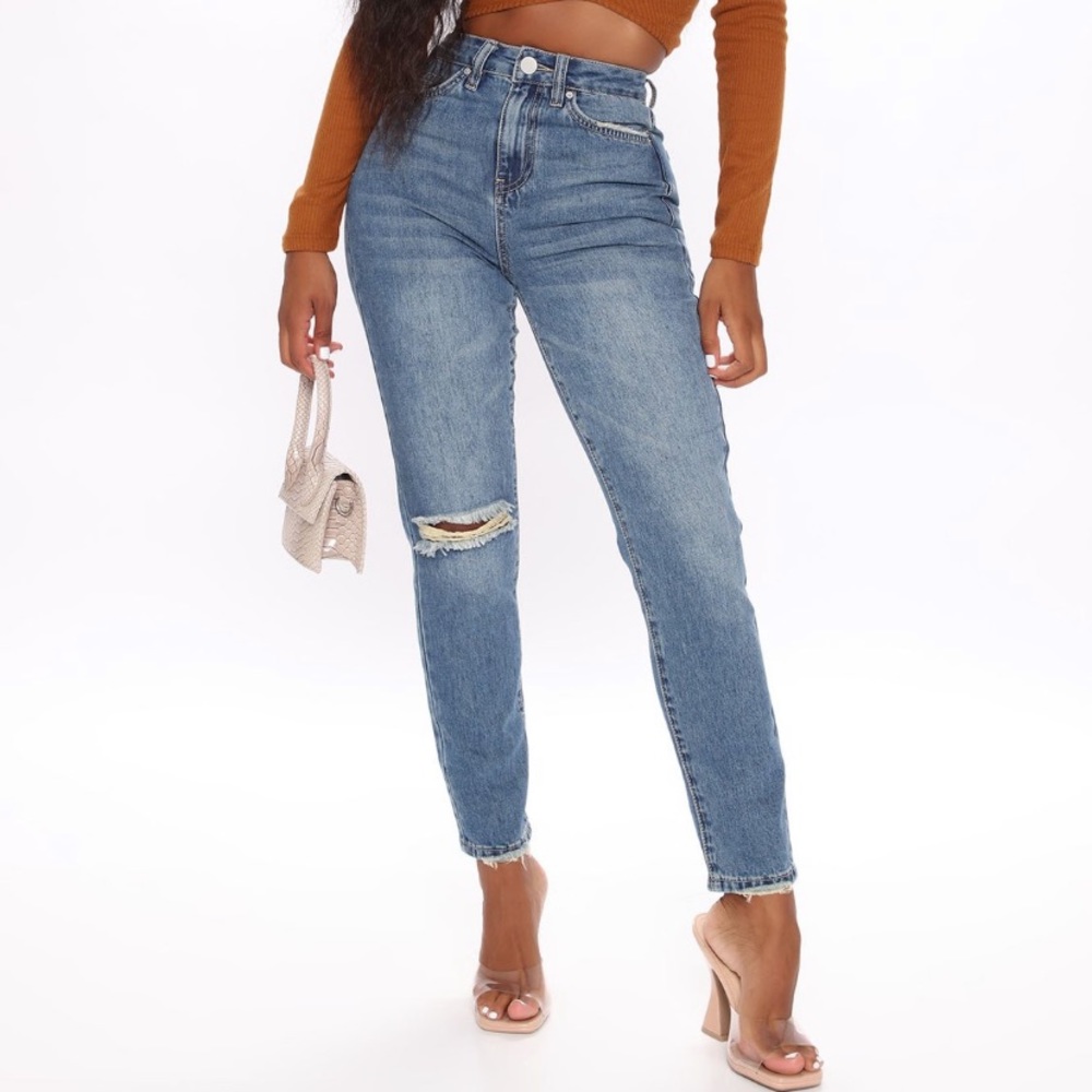 High Rise Mom Jeans 🔥 - Picture 1 of 9